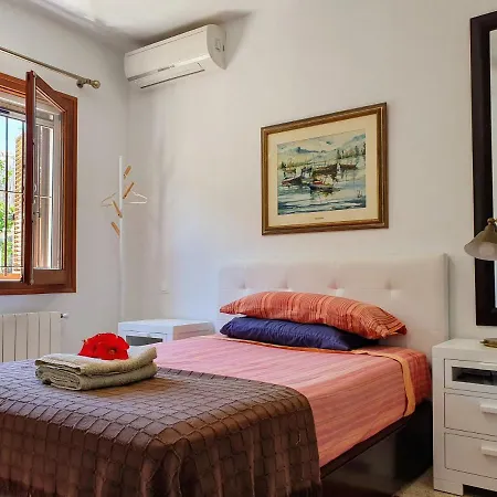Chalet En Centro De San Juan Pueblo Homestay Alicante