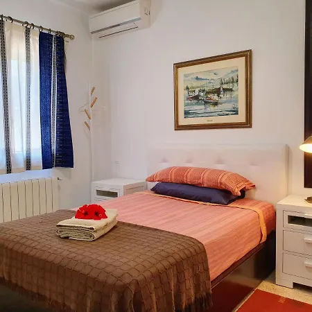 Chalet En Centro De San Juan Pueblo Homestay Alicante